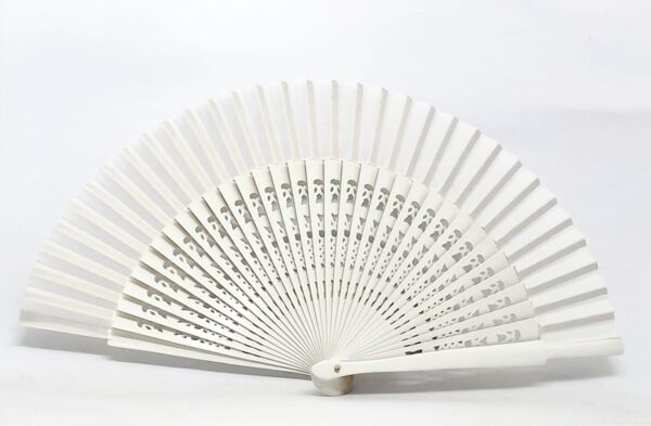 Leque Flamenco Abanico Médio Vazado Espanhol 23cm Vermelho, branco ou amarelo.