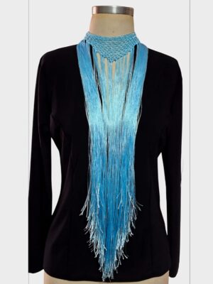 Gargantilha de Flecos de 55 cm azul royal, cinza e azul claro.